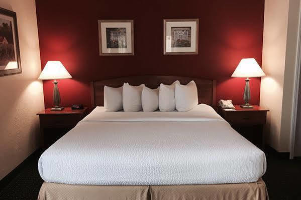 מידלברג הייטס Sonesta Simply Suites Cleveland Airport מראה חיצוני תמונה