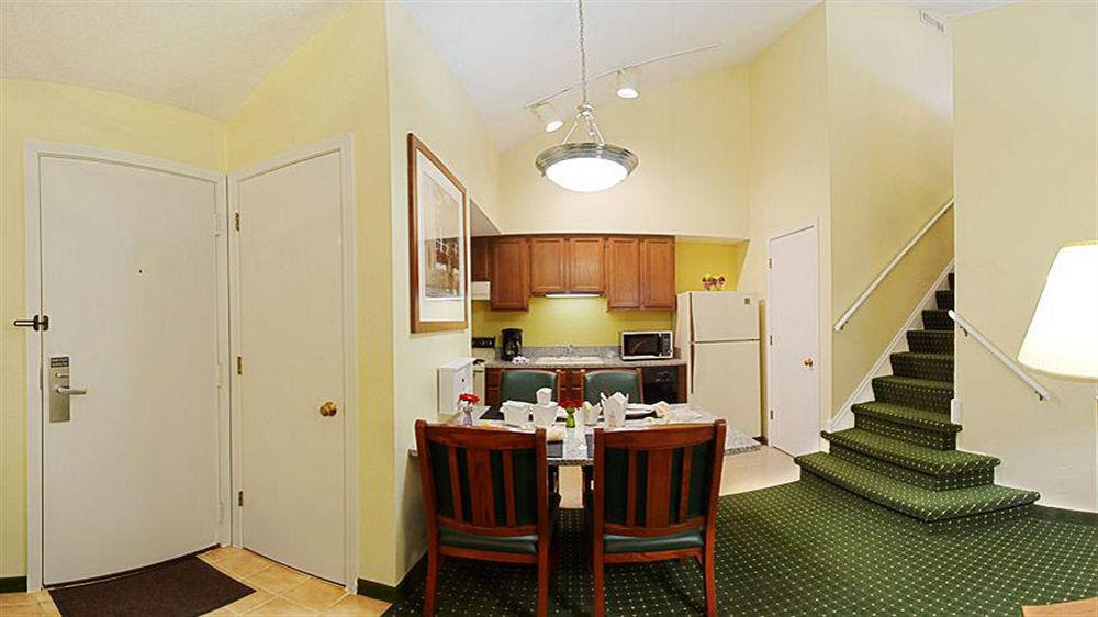 מידלברג הייטס Sonesta Simply Suites Cleveland Airport מראה חיצוני תמונה